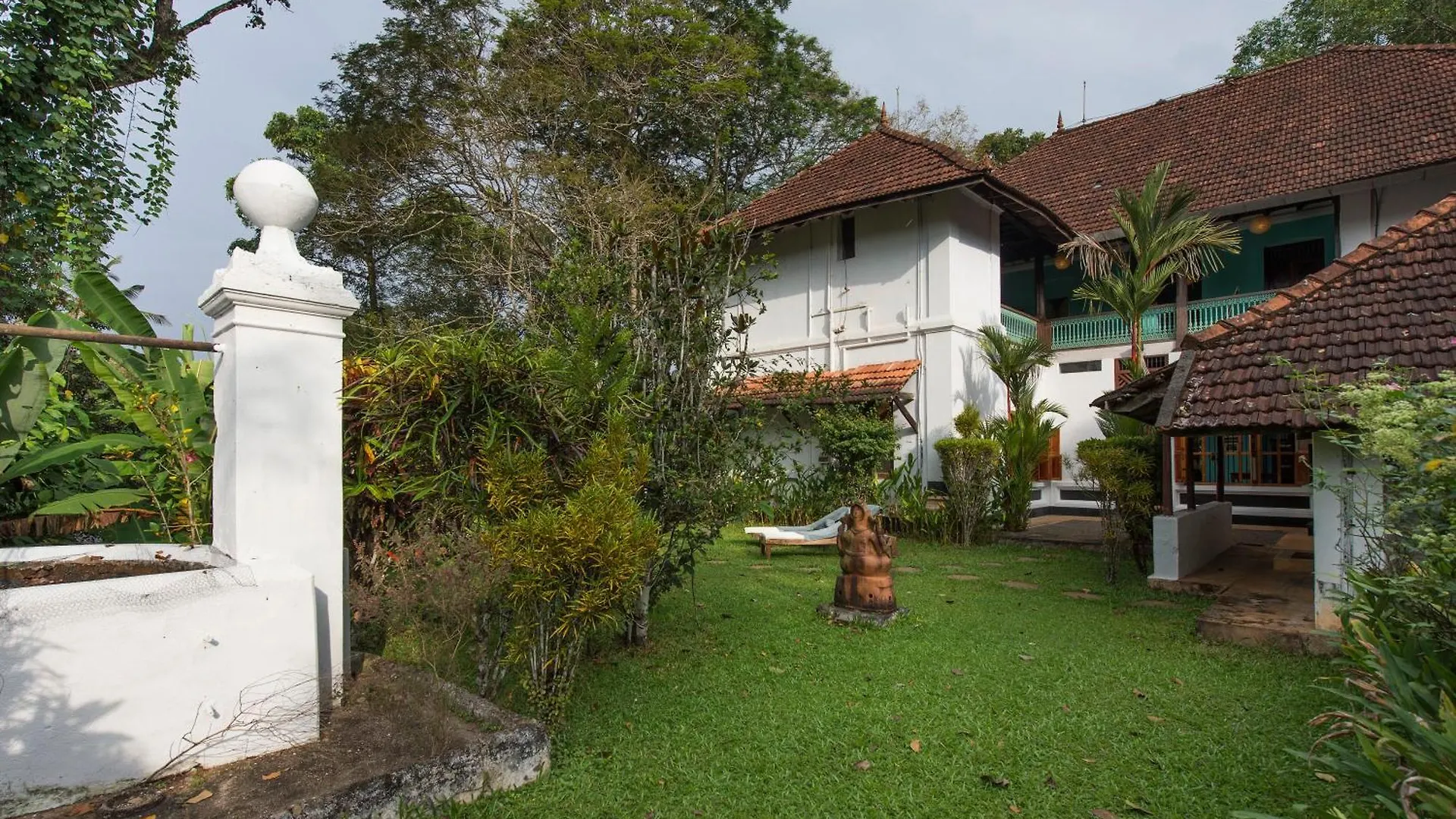 Country house Serenity At Kanam Estate
